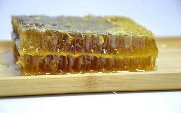 مشخصات عسل 900 گرمی